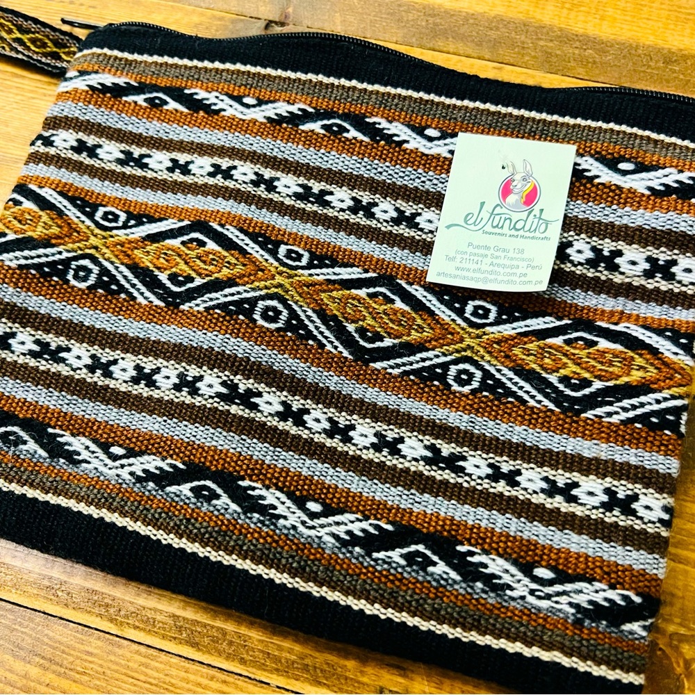 Peruvian handmade wristlet/pouch